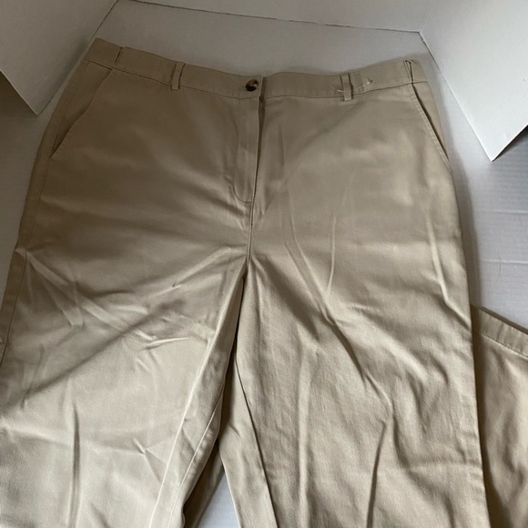 L.L. Bean Classic Fit Women’s Pants Tan Size 20 NWT - Picture 2 of 16